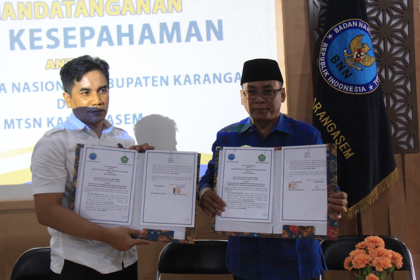 PENANDATANGANAN NOTA KESEPAHAMAN P4GN BNNK KARANGASEM DENGAN MTSn KARANGASEM PENANDATANGANAN NOTA KESEPAHAMAN P4GN BNNK KARANGASEM DENGAN MTSn KARANGASEM