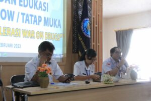 IINFORMASI & EDUKASI MELALUI TALKSHOW / TATAP MUKA IINFORMASI & EDUKASI MELALUI TALKSHOW / TATAP MUKA