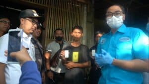 PEMANTAUAN DAN PEMBINAAN PENDUDUK NON PERMANEN SINERGI WUJUDKAN KARANGASEM BERSINAR (BERSIH NARKOBA) PEMANTAUAN DAN PEMBINAAN PENDUDUK NON PERMANEN SINERGI WUJUDKAN KARANGASEM BERSINAR (BERSIH NARKOBA)