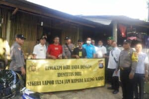PEMANTAUAN DAN PEMBINAAN PENDUDUK NON PERMANEN SINERGI WUJUDKAN KARANGASEM BERSINAR (BERSIH NARKOBA) PEMANTAUAN DAN PEMBINAAN PENDUDUK NON PERMANEN SINERGI WUJUDKAN KARANGASEM BERSINAR (BERSIH NARKOBA)