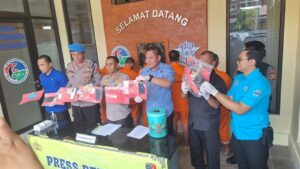 PRESS RELEASE TANGKAPAN NARKOTIKA POLRES KARANGASEM PRESS RELEASE TANGKAPAN NARKOTIKA POLRES KARANGASEM