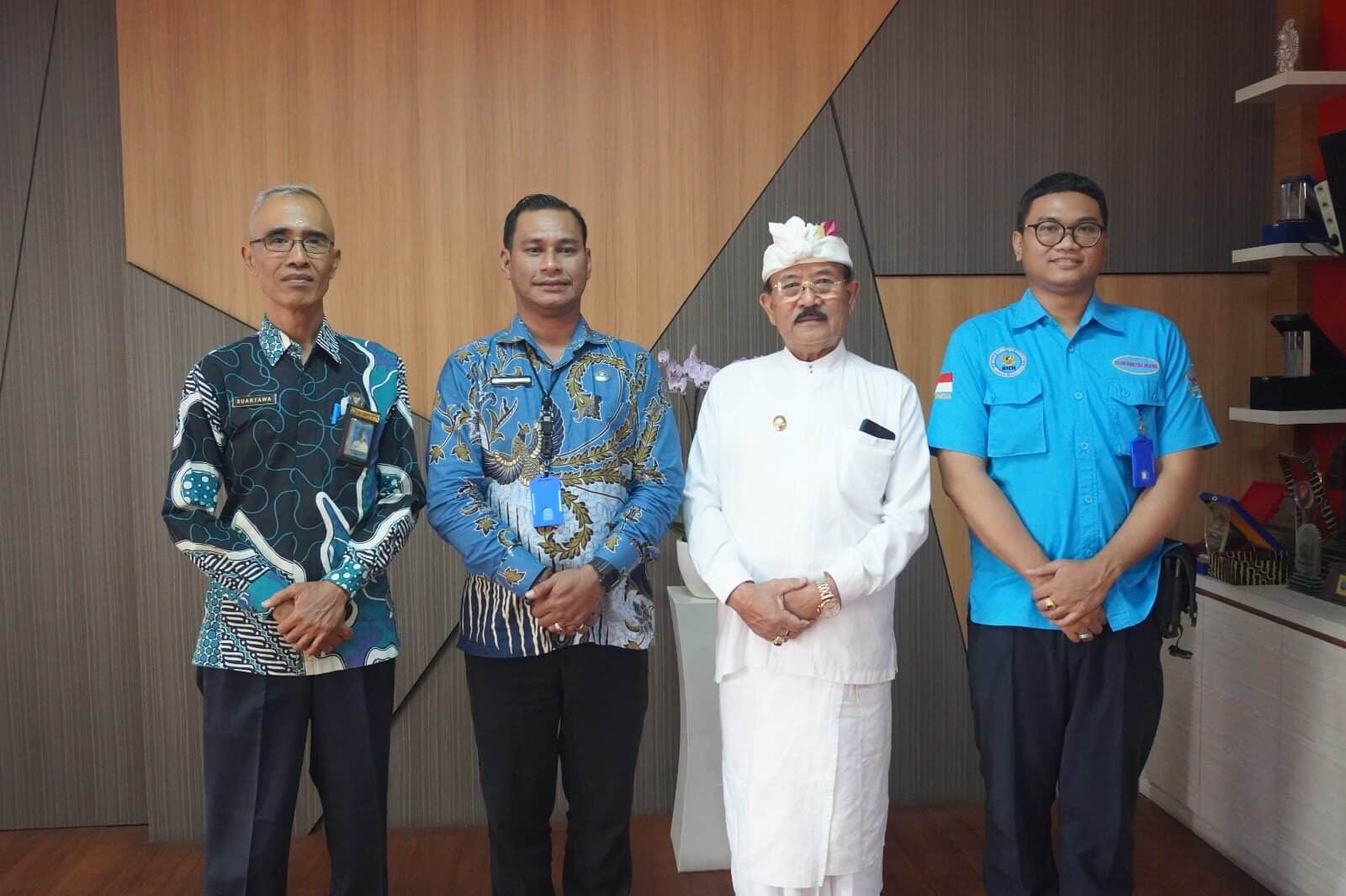 AUDIENSI KEPALA BNNK KARANGASEM DENGAN PLT BUPATI KARANGASEM AUDIENSI KEPALA BNNK KARANGASEM DENGAN PLT BUPATI KARANGASEM