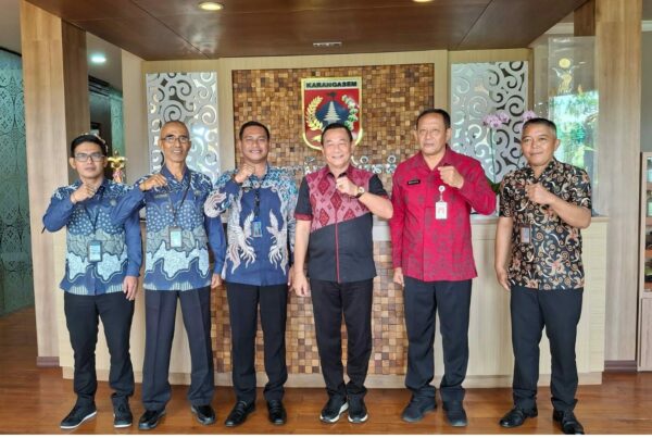AUDIENSI BERSAMA BUPATI KARANGASEM AUDIENSI BERSAMA BUPATI KARANGASEM